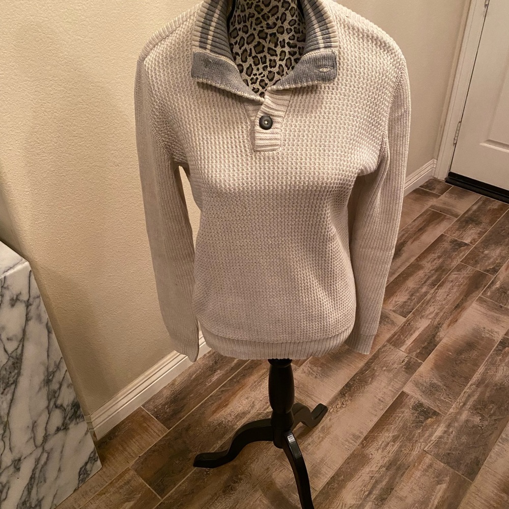 Men’s pullover sweater